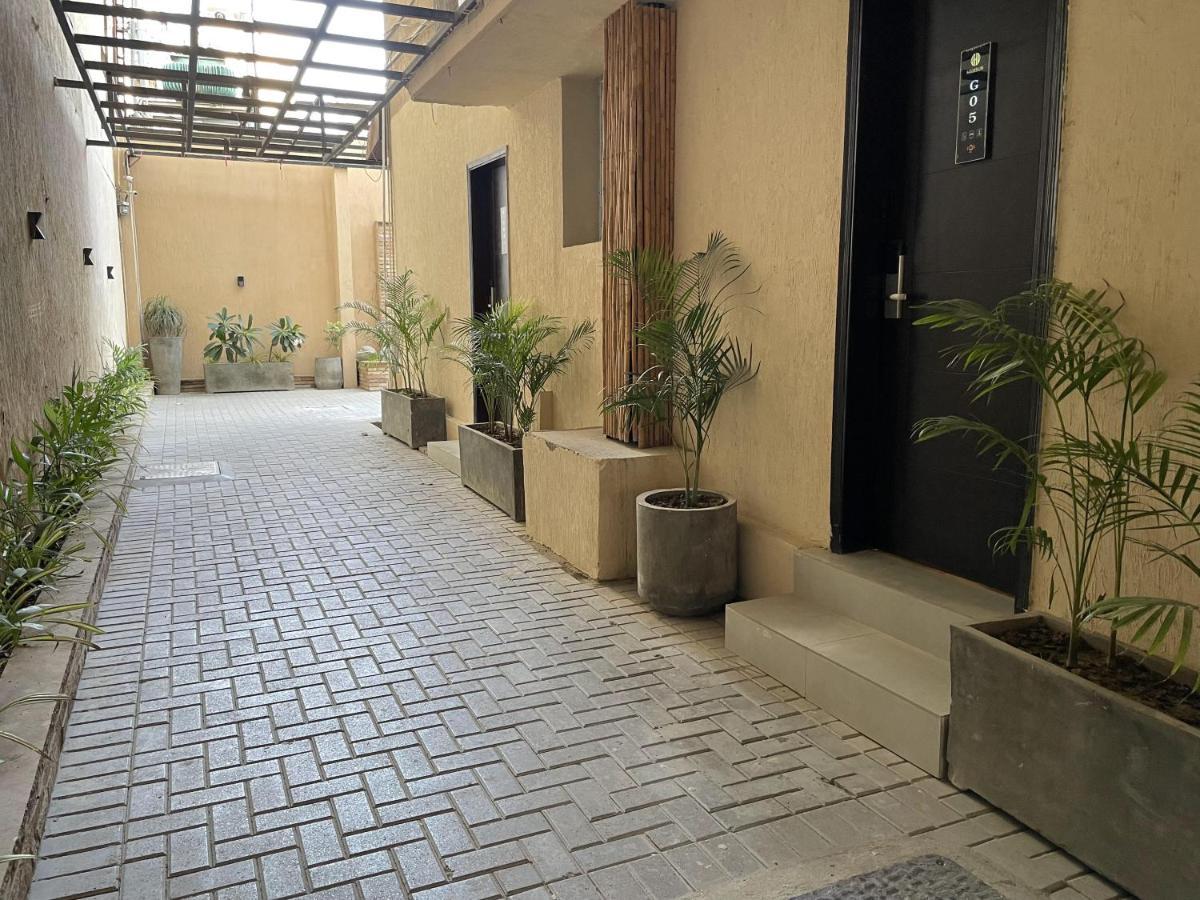 Hamsun Shahrah-E-Faisal Hotel Karachi Buitenkant foto