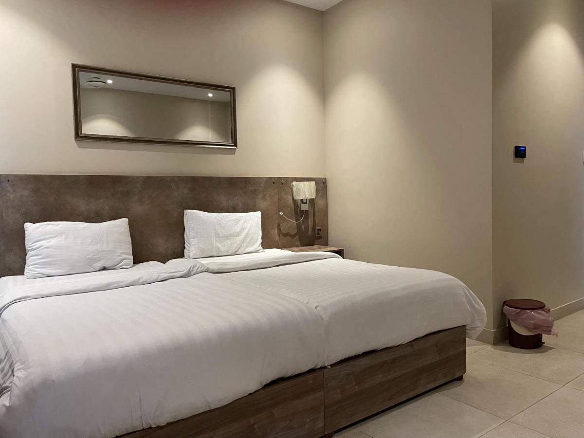 Hamsun Shahrah-E-Faisal Hotel Karachi Buitenkant foto